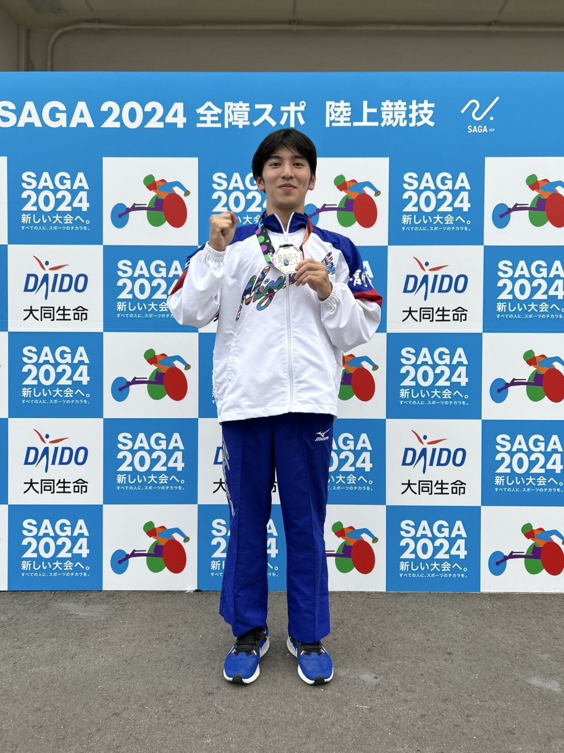 釣段くん銀メダル（2024.10.26_佐賀障スポ_200m）.jpg